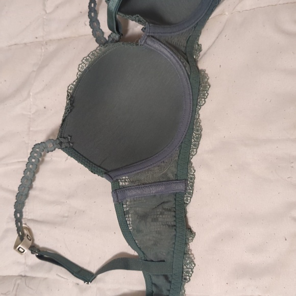 Intimissimi lace demi cup bra 32D - Picture 3 of 4